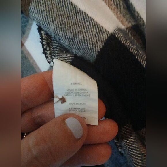 Altar'd State Soft Black White Fall Checkered Flannel Button-Down Shirt XS - Picture 9 of 12